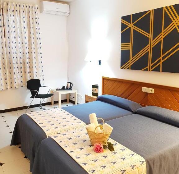스탠다드 룸 가든 전망, Hostal Ca'n Tiu