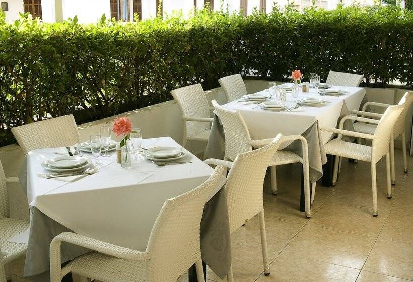 バルコニー付きスタンダードルーム, Hostal Montesol