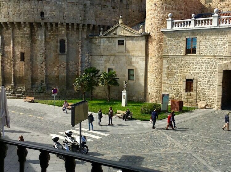 اتاق استاندارد, Hostal Restaurante Puerta Del Alcazar