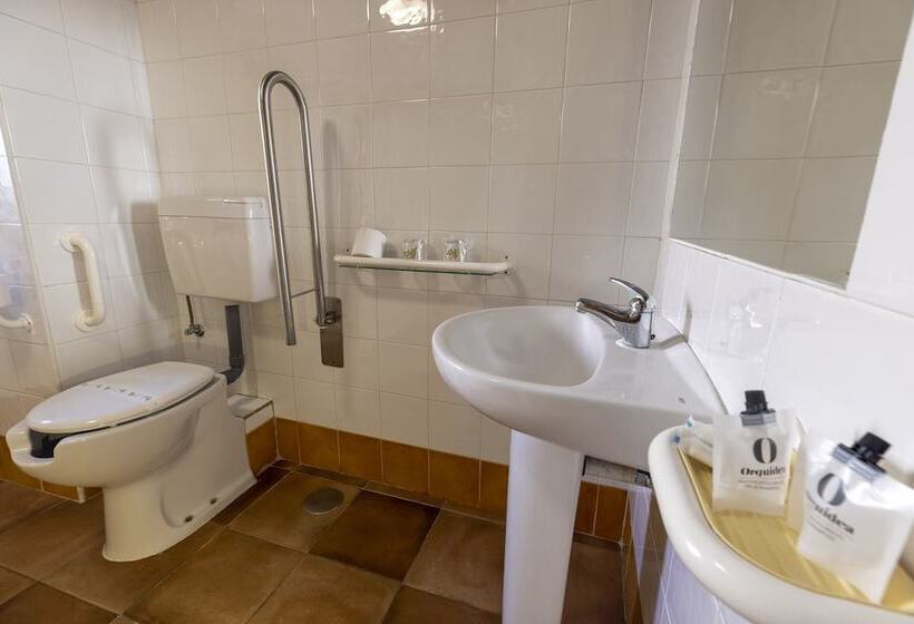 اتاق استاندارد یک نفره, Hostal Restaurante Puerta Del Alcazar