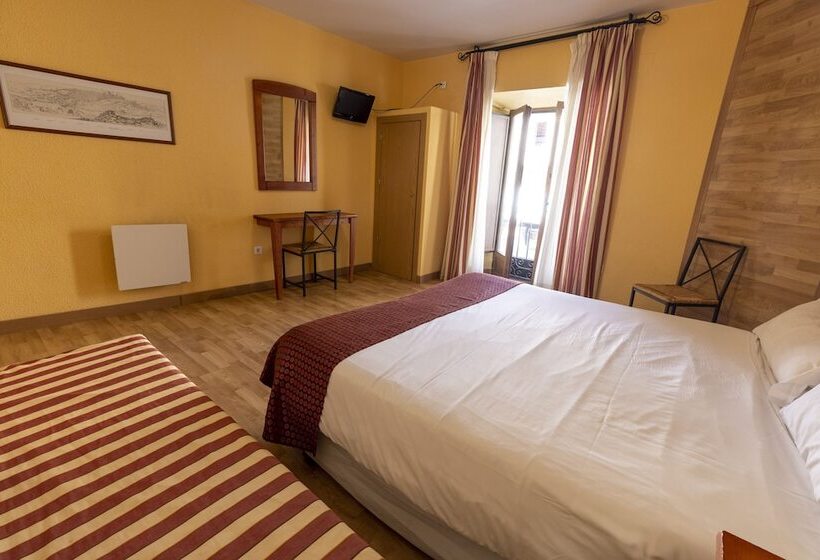 غرفة سوبيريور, Hostal Restaurante Puerta Del Alcazar