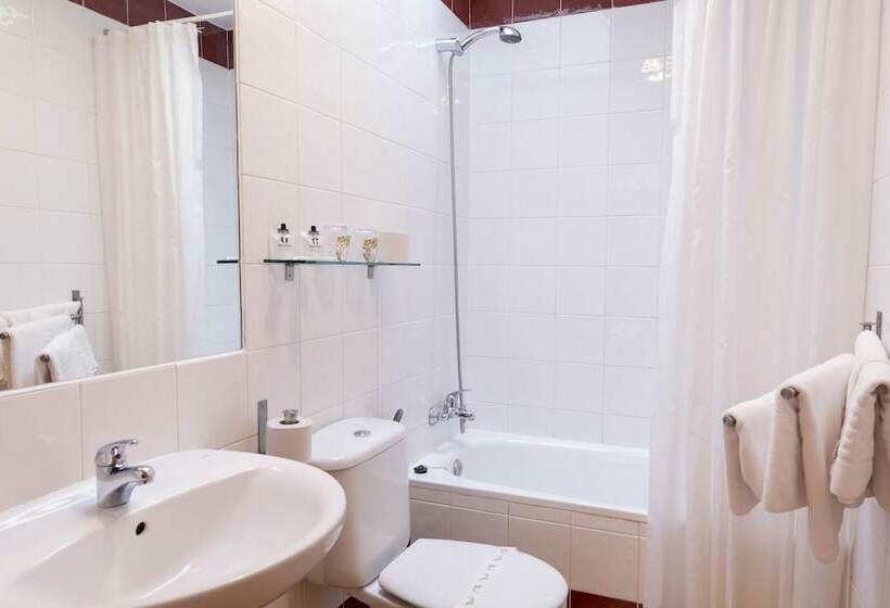غرفة سوبيريور, Hostal Restaurante Puerta Del Alcazar