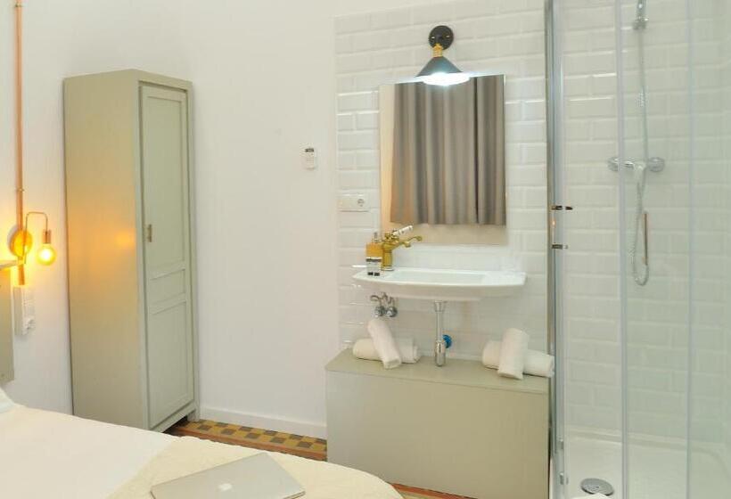 Номер Стандарт Совместная Ванная, Hostal Girona