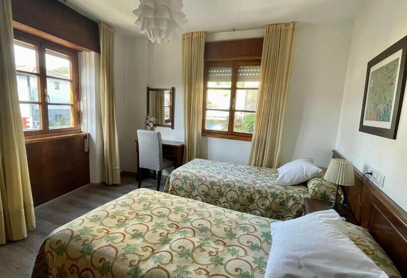 Habitación Estándar 2 Camas Matrimonio, La Bilbaina