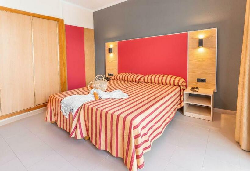 Номер Стандарт, The Red Hotel   Adults Only