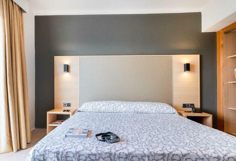 Номер Стандарт, The Red Hotel   Adults Only