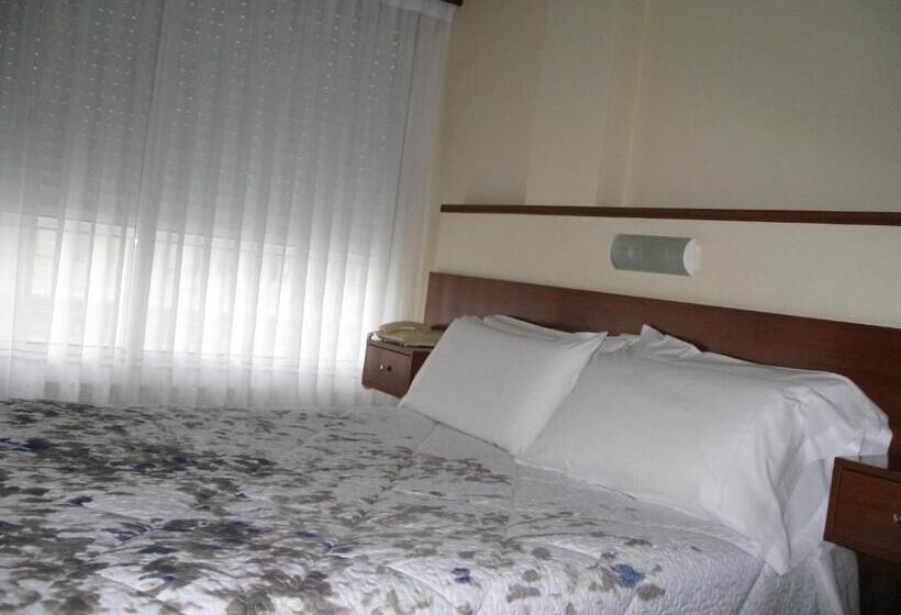스탠다드 룸, Hostal Roma