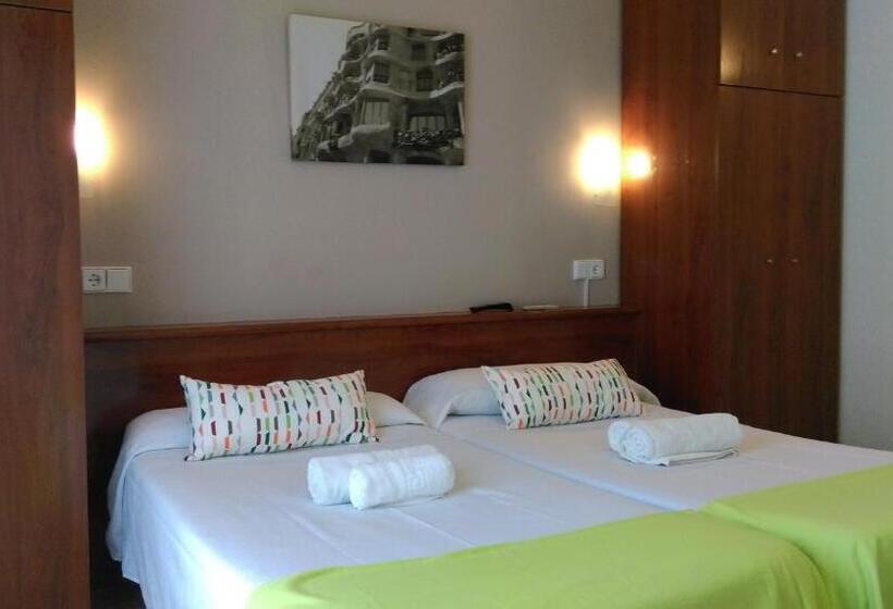 스탠다드 룸, Hostal Termes