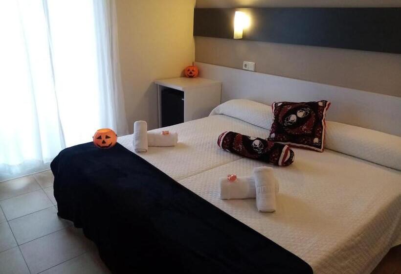 스탠다드 룸, Hostal Termes