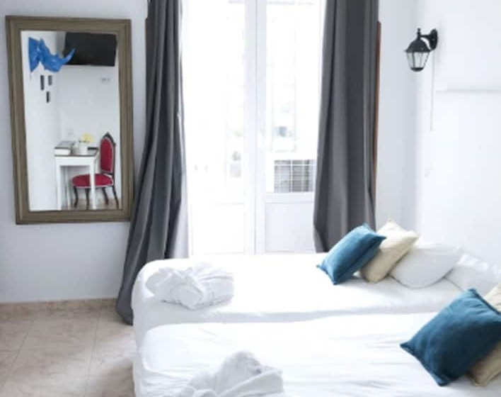 Habitación Superior, Vázquez De Mella Gran Vía