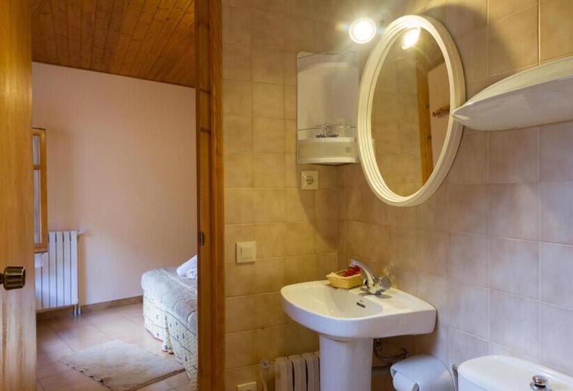 Habitación Familiar, Hostal Aiguamog