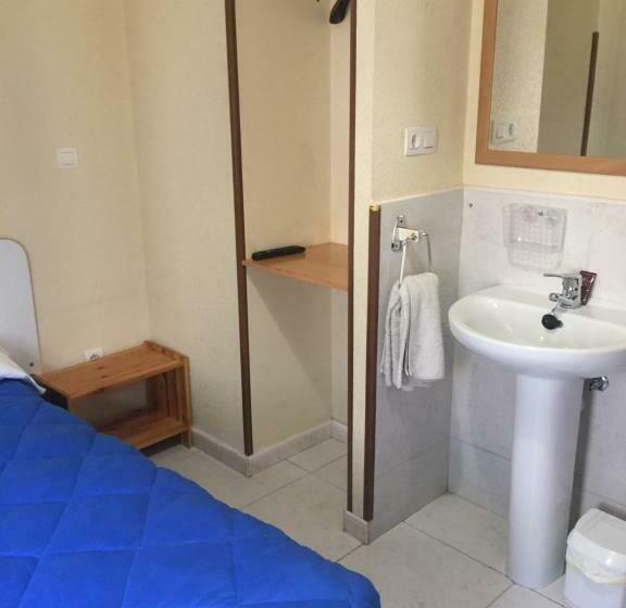 اتاق استاندارد یک تخته با سرویس بهداشتی مشترک, Hostal Rosales
