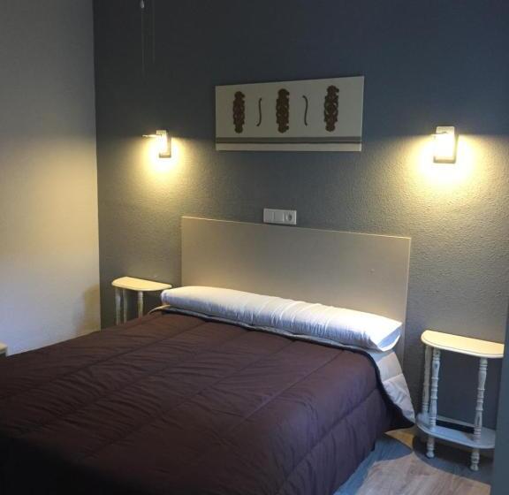اتاق لوکس, Hostal Rosales