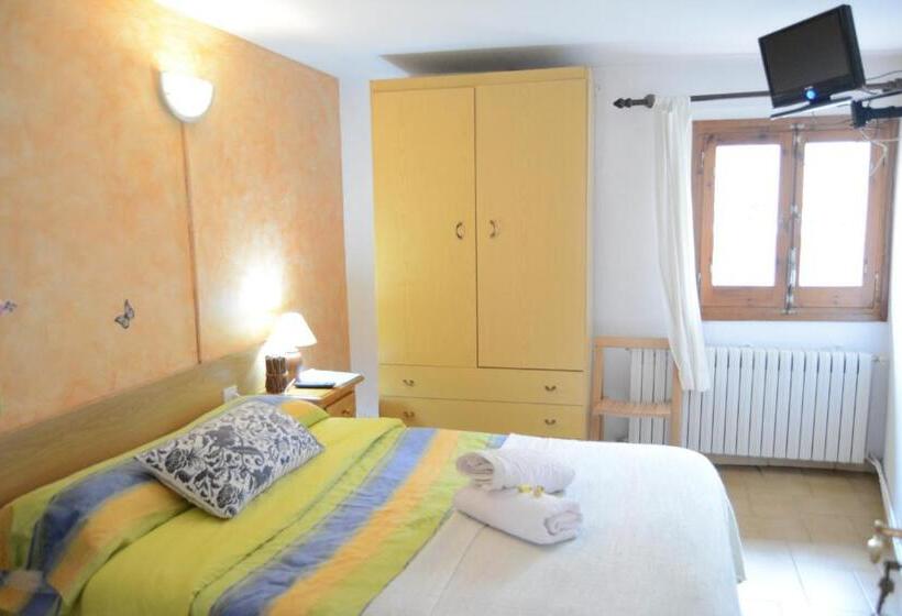 Номер Стандарт, Hostal La Cuineta De Cal Triuet