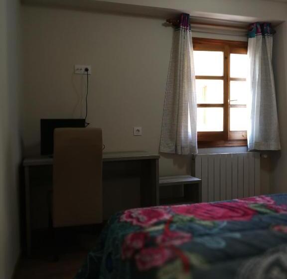 Номер Стандарт, Hostal Casa Lacreu