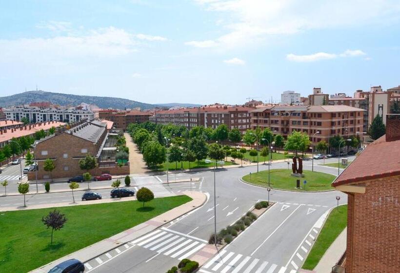 اتاق خانوادگی, Alda Ciudad De Soria