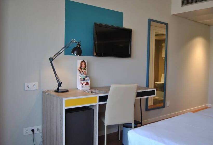 Habitación Estándar con Balcón, Guadalajara & Conference Center Affiliated by Melia