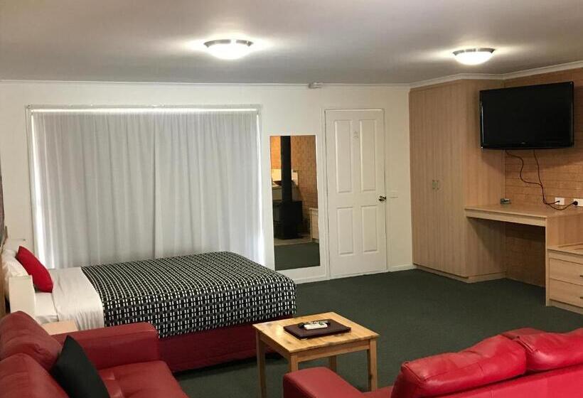 패밀리 아파트, Beachcomber Motel & Apartments