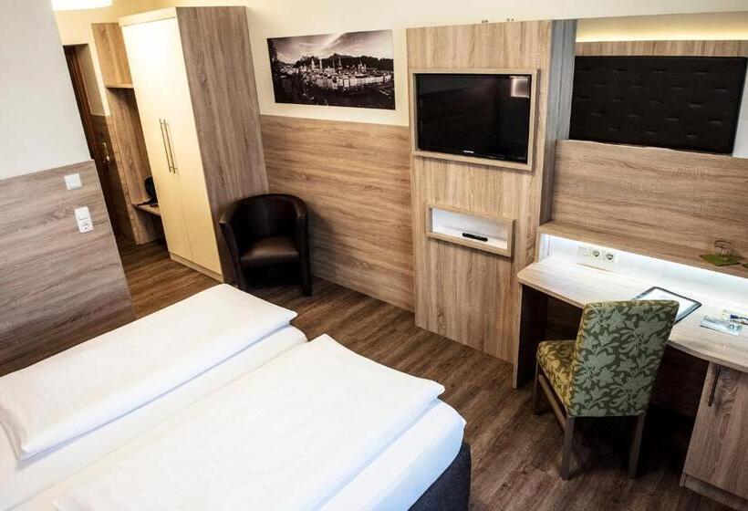 اتاق استاندارد چهار تخته, Theater Hotel Salzburg