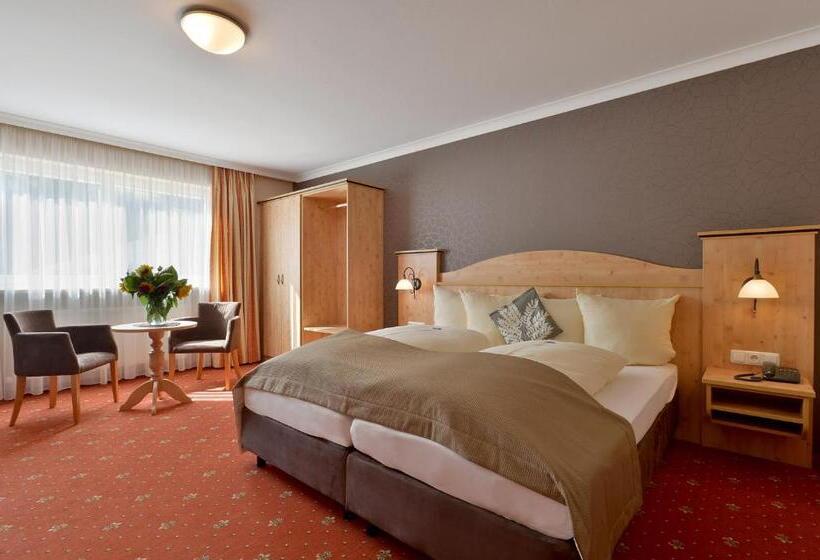 Quarto Triplo Estandar, Mesnerwirt
