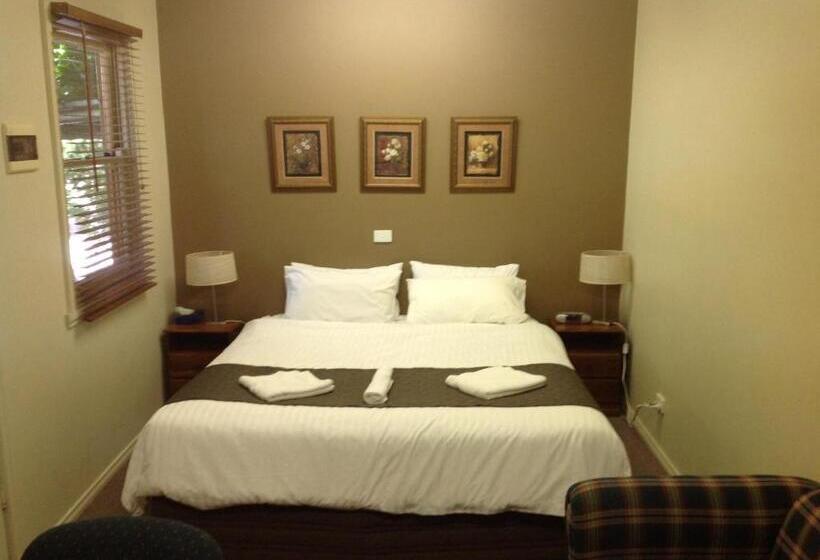 Quarto Familiar Vista Jardim, Coach House Inn