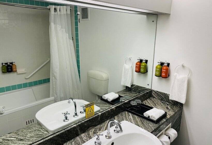 스탠다드 룸 더블 침대 2개, Holiday Inn Parramatta, An Ihg