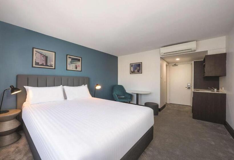 带大床的标准间, Travelodge Hotel Hobart