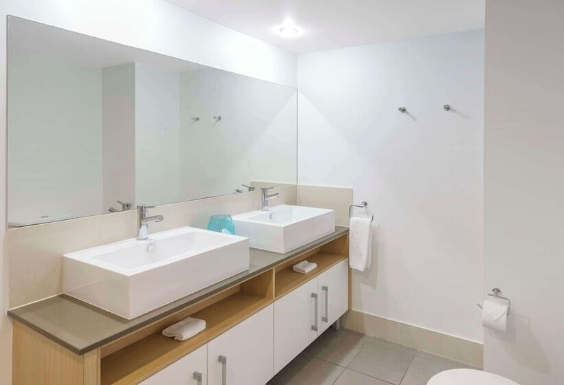 Вилла 2 Спальни, Oaks Port Douglas Resort