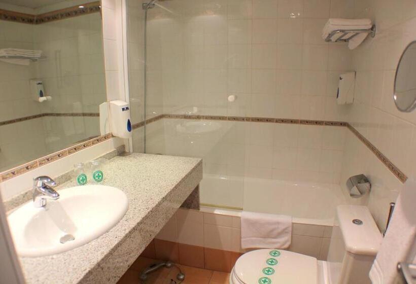 Economy Triple Room, Kandahar