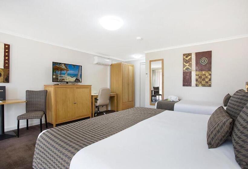 패밀리 스튜디오, Mid City Motel Warrnambool