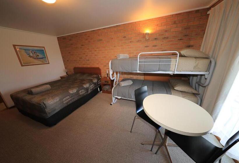 패밀리 룸, Quays Motel San Remo