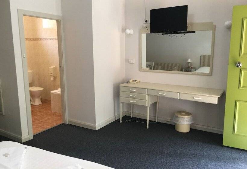 Номер Deluxe, Town And Country Motel