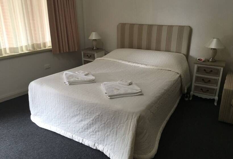 Номер Deluxe, Town And Country Motel
