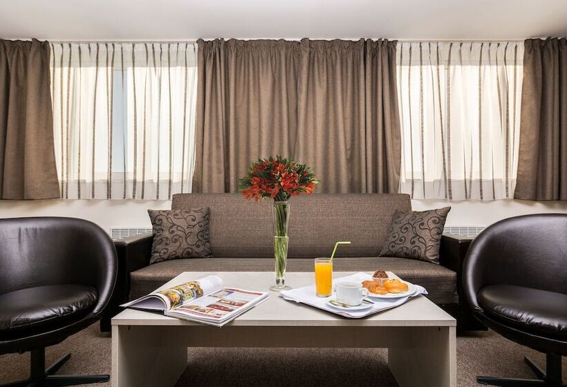 Полулюкс, Park Hotel Moskva