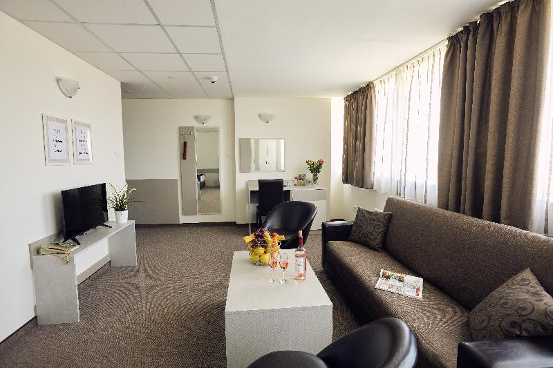 Полулюкс, Park Hotel Moskva