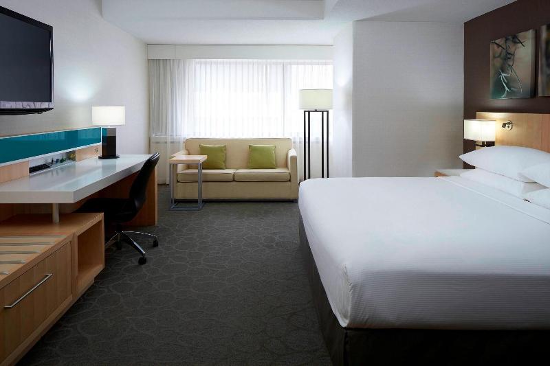 اتاق لوکس با تخت بزرگ, Delta Hotels By Marriott Quebec