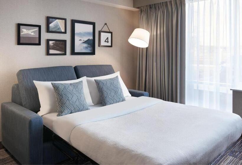 带大床的豪华间, Four Points By Sheraton Point Edward Sarnia
