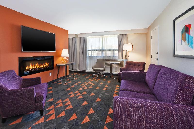 キングサイズベッドのスイートルーム, Holiday Inn St Johns, An Ihg