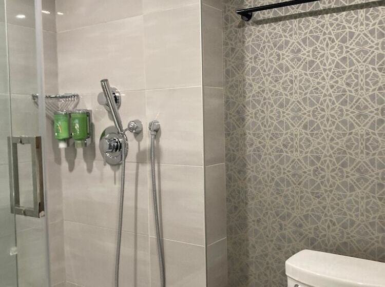 Люкс Deluxe 2 Спальни, Lake Louise Inn