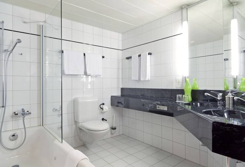 Номер Комфорт, Ramada By Wyndham Baden Hotel Du Parc