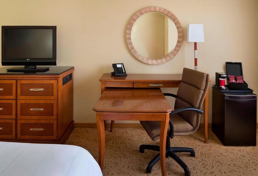 חדר סטנדרט שתי מיטות זוגיות, Toronto Airport Marriott