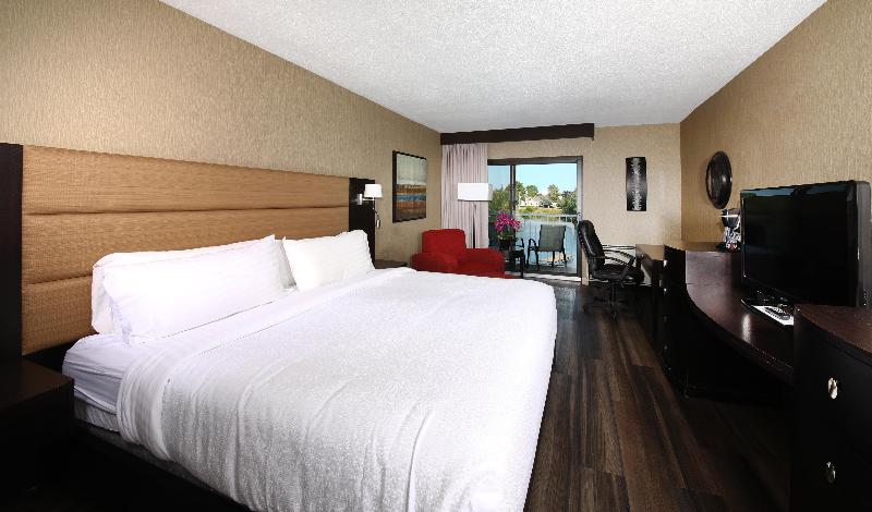 带大床的套房, Holiday Inn Hotel Peterborough Waterfront, An Ihg