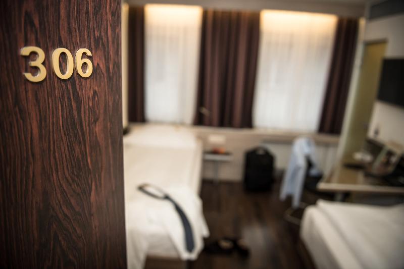 Standard Room, Alexander