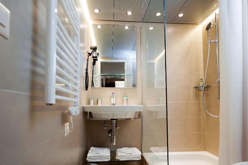 Standard Room, Alexander