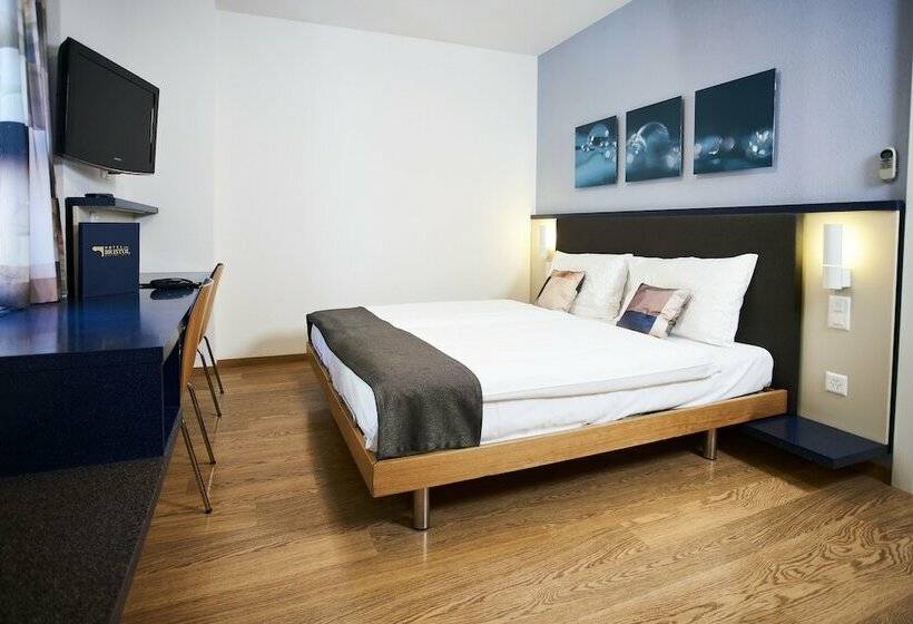 Standard Room, Bristol Zurich