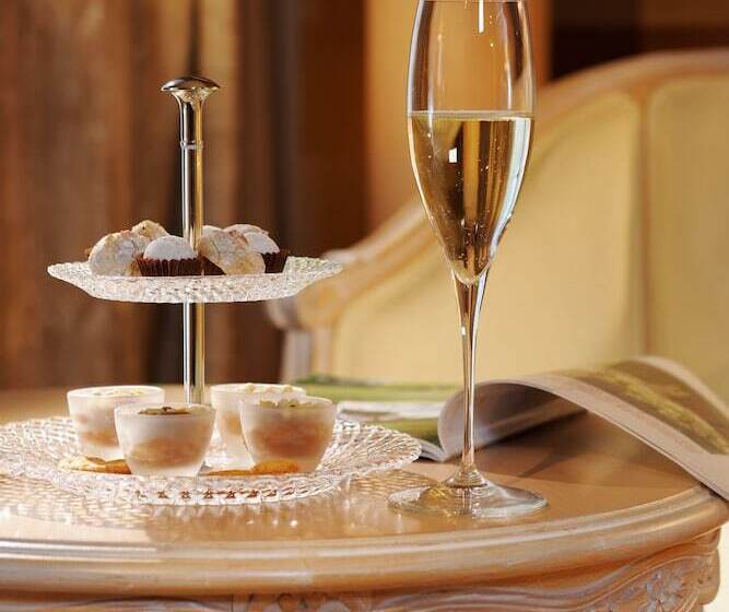 سوییت جونیور, Grand Hotel Villa Castagnola