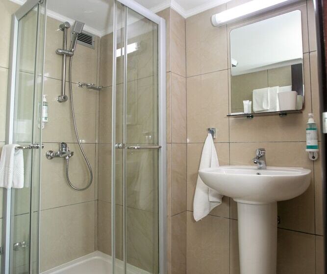 اتاق اساندارد با چشم‌انداز جانبی به دریا, Les Palmiers Beach Boutique Hotel & Luxury Apartments