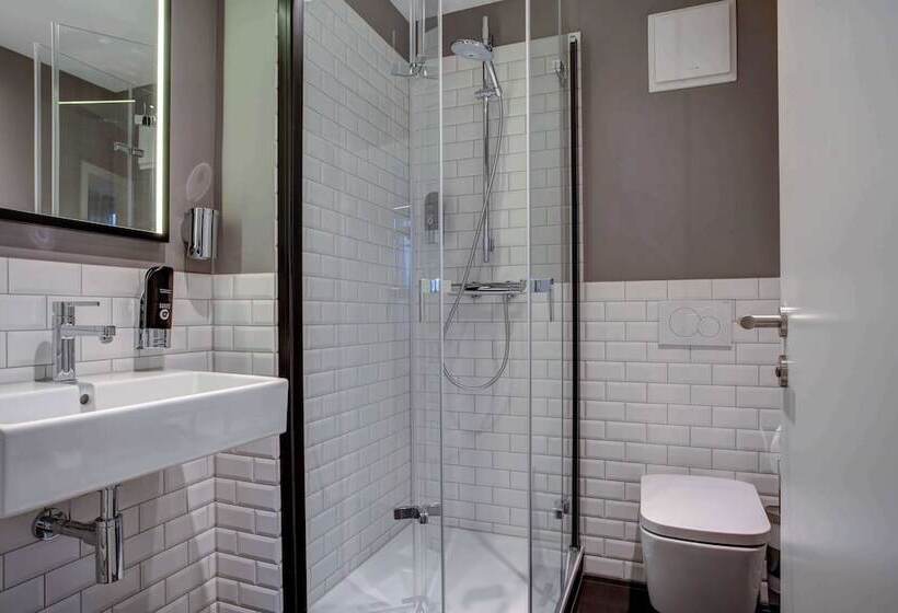 家庭间, Vienna House Easy by Wyndham Hamburg