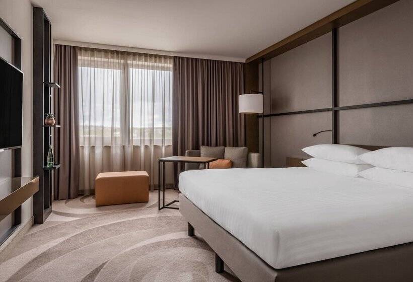 Номер Deluxe, Stuttgart Marriott Hotel Sindelfingen