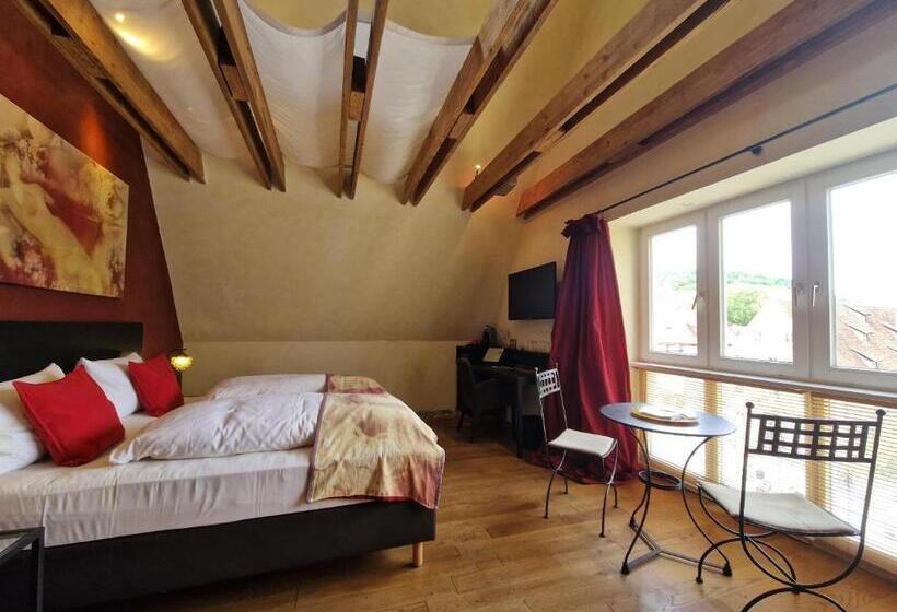 Полулюкс, Laurentius Boutique Hotel & Restaurant